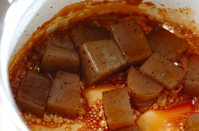 コンニャクの炒り煮の作り方の手順2