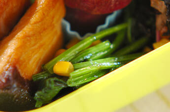 ホウレン草とコーンのバター炒め