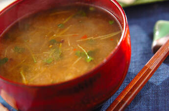 揚げ餅入りピリ辛みぞれ汁