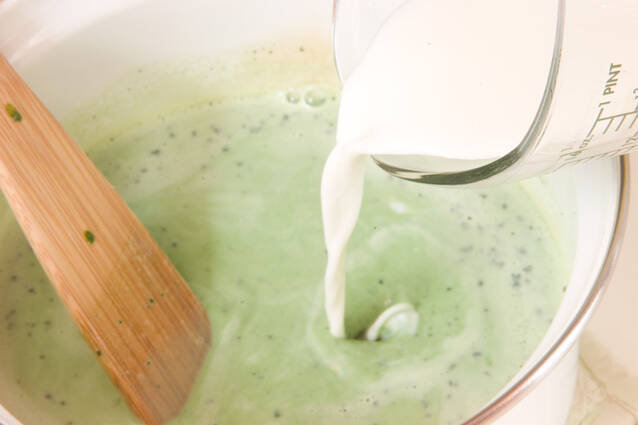 ぷるぷる抹茶・いちご添えの作り方の手順5