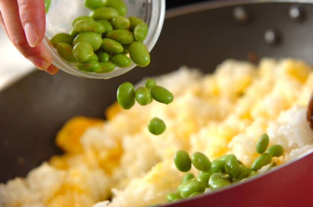 枝豆ガーリックチャーハンの作り方の手順7