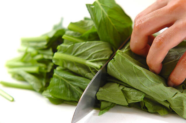 小松菜の煮浸しの作り方の手順1