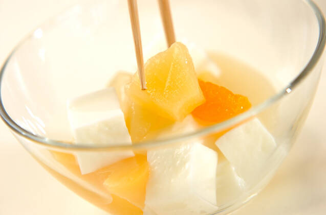 杏仁豆腐フルーツ添えの作り方の手順3