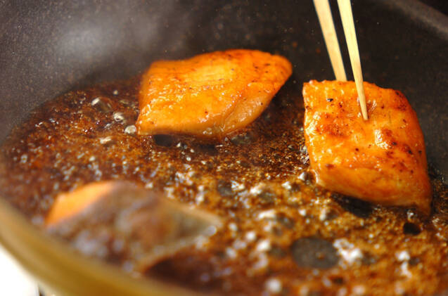 鮭の照り焼きマヨ丼の作り方の手順1