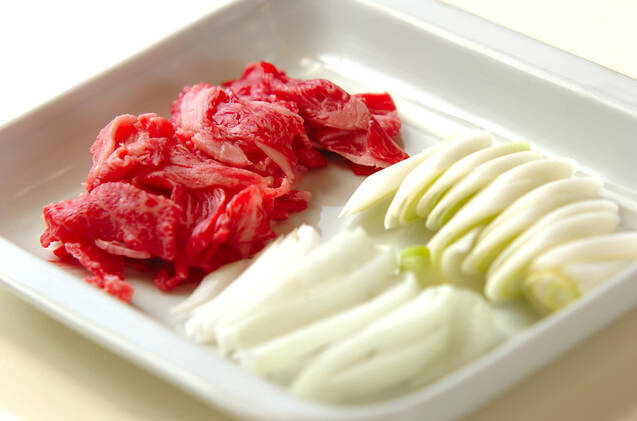 牛肉のすき焼き風の作り方の手順1