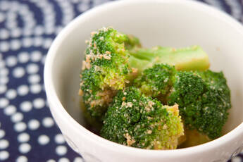 ブロッコリーのゴマ和え