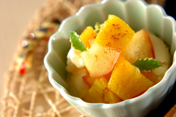 バニラアイス・パイナップルジャム添え