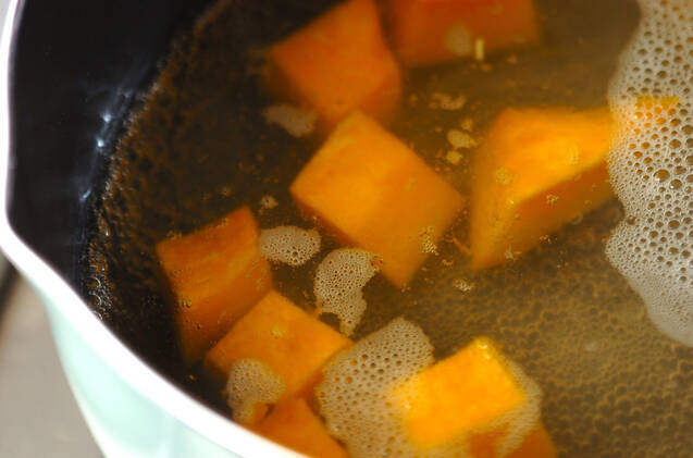 カボチャのみそ汁の作り方の手順2
