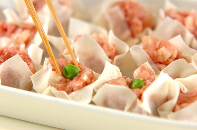 簡単手作りシュウマイ 豚肉の旨味たっぷりの作り方の手順6