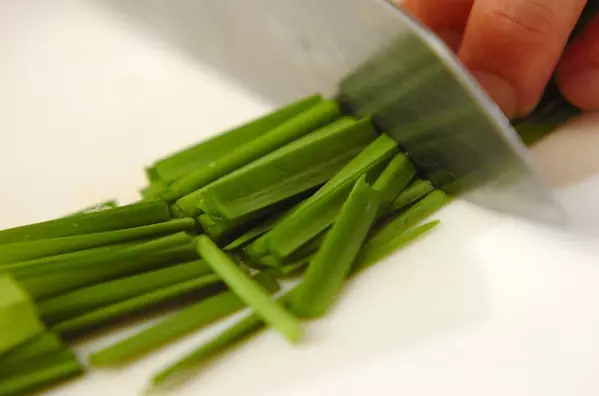 ふわふわ!山芋のお焼き 簡単人気レシピ by杉本 亜希子さんの下準備2