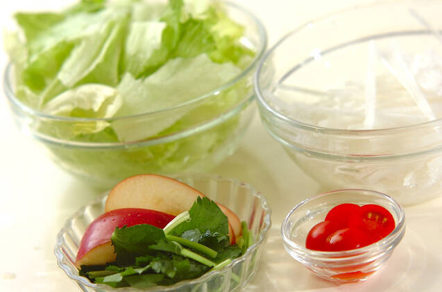 リンゴのサラダの作り方の手順1