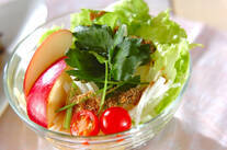 リンゴのサラダ