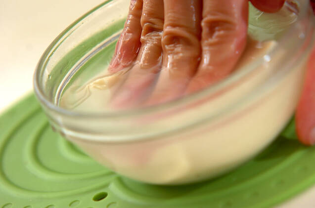 高野豆腐の含め煮の作り方の手順1