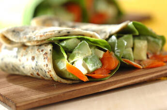 女性に嬉しい♪黒ゴマたっぷり豆乳クレープ