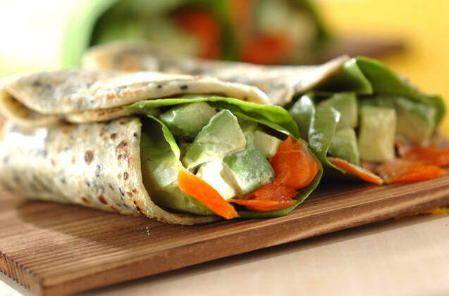 女性に嬉しい♪黒ゴマたっぷり豆乳クレープ