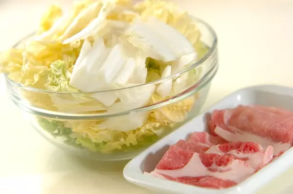 あんかけ白菜と豚肉の重ね蒸しの下準備1