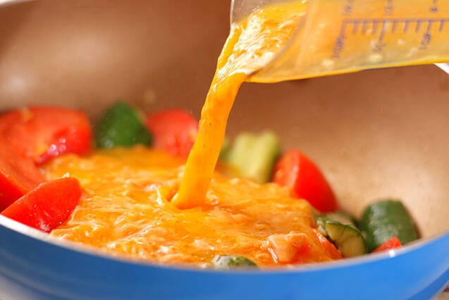 ツナとトマトの卵炒めの作り方の手順3