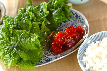 韓国マグロ寿司のサンチュ巻き