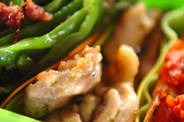 鶏もも肉のジェノバソース