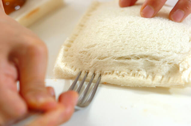 食パンで手軽に！簡単手作りカレーパンの作り方の手順3