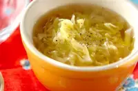 野菜ひとつ！春キャベツのシンプルコンソメスープ