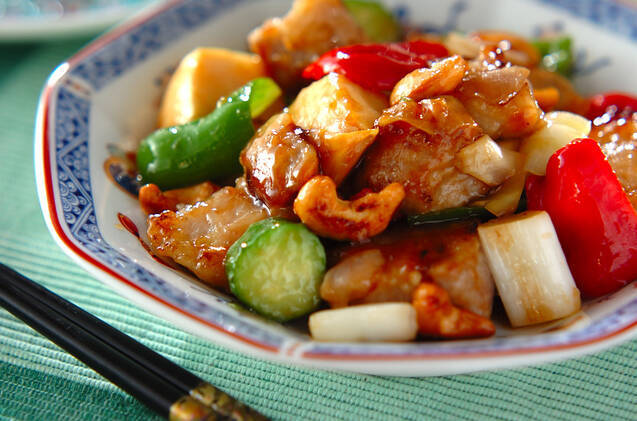 豚肉と6つの野菜の中華風カシューナッツ炒め