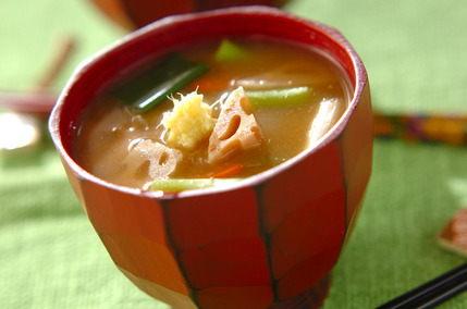 具沢山のショウガ風味みそ汁