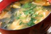 豆腐とエノキのみそ汁
