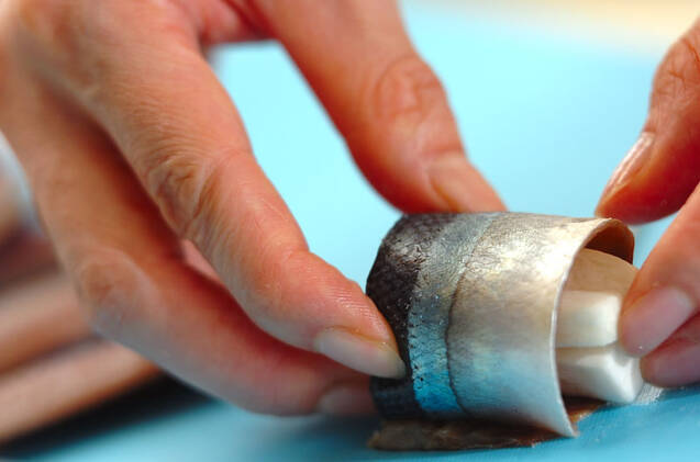 サンマのアヒージョの作り方の手順4