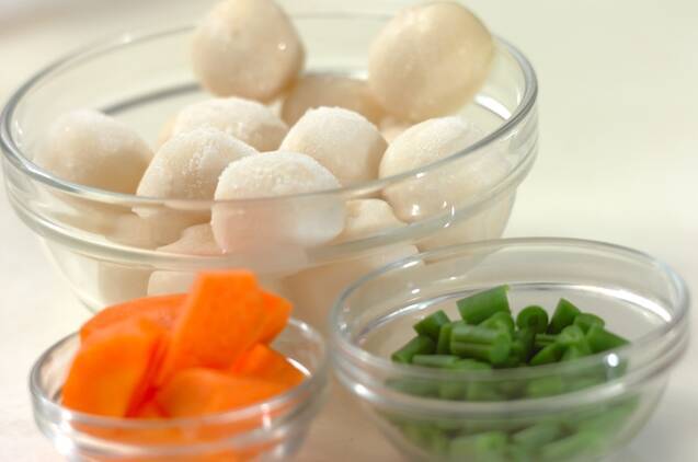 冷凍里芋の煮っころがしの作り方の手順2