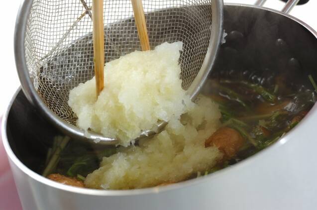 鶏団子のみぞれスープの作り方の手順4