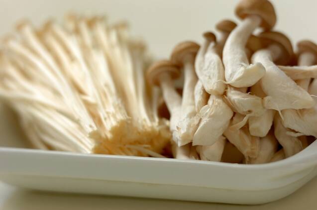 時短で洗い物なし！鮭とキノコのホイル焼き 簡単人気 by山下 和美さんの作り方の手順2