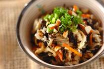 ナッツ入りジューシー（沖縄炊き込みご飯）