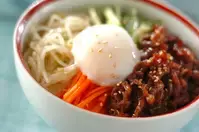 お昼ご飯にビビンバ風焼き肉丼 子供も喜ぶ By横田 真未さん レシピ 作り方 E レシピ 料理のプロが作る簡単レシピ
