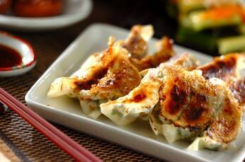 スタミナUP！たっぷりニラ入り焼き餃子