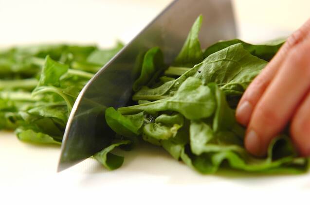生ハムとルッコラのサラダの作り方の手順1
