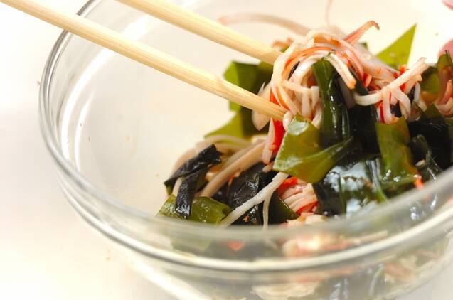 ワカメとカニカマの酢の物の作り方の手順3