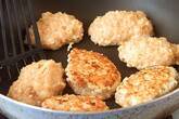 家庭的なハンバーグ 鶏のつくねをジューシーにの作り方5