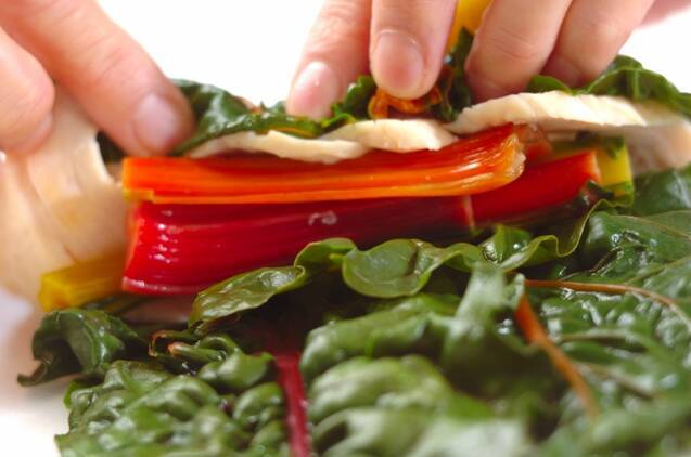 スイスチャードのカラフルロールサラダの作り方の手順3