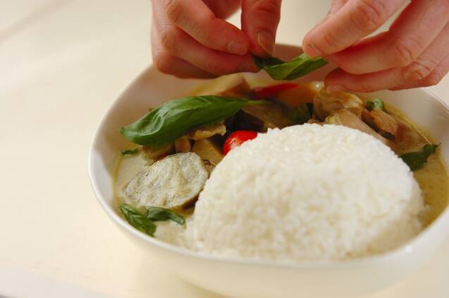 ペーストで簡単本格！鶏肉のタイ風グリーンカレーの作り方の手順7