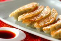 豚肉と春菊の焼き餃子