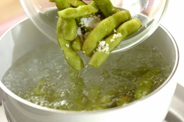 カボチャと枝豆の煮ものの作り方の手順2