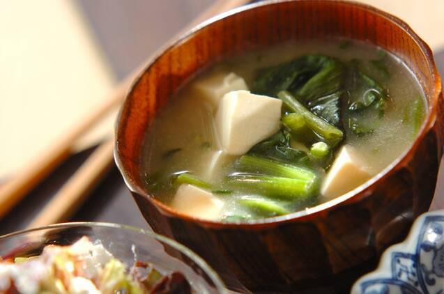 ホウレン草と玉ネギのみそ汁