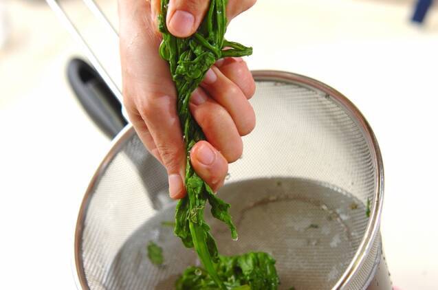 春菊とシイタケのゴマ和えの作り方の手順2