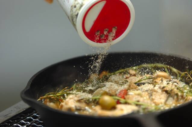 サバ缶のアヒージョの作り方の手順2