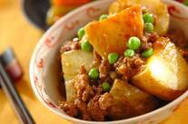 揚げジャガイモのピリ辛煮