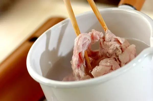 豚しゃぶバインミー（ベトナム風サンドイッチ）の作り方1