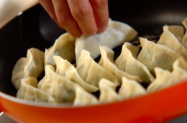 焼き餃子の作り方の手順5