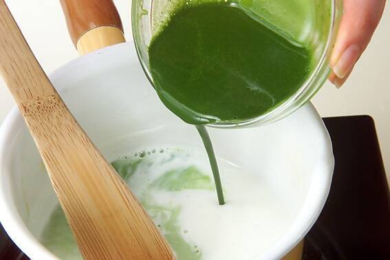 抹茶牛乳ゼリーあずき添の作り方の手順3