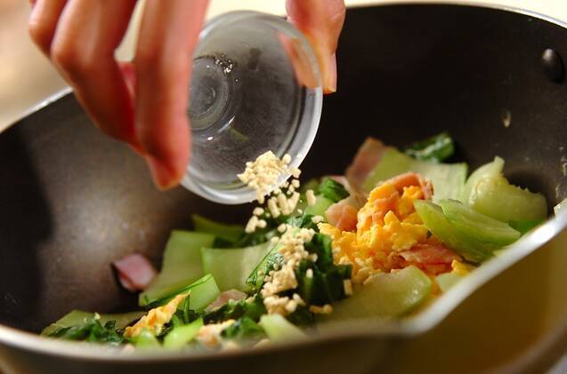 チンゲンサイとベーコンの中華炒めの作り方の手順3